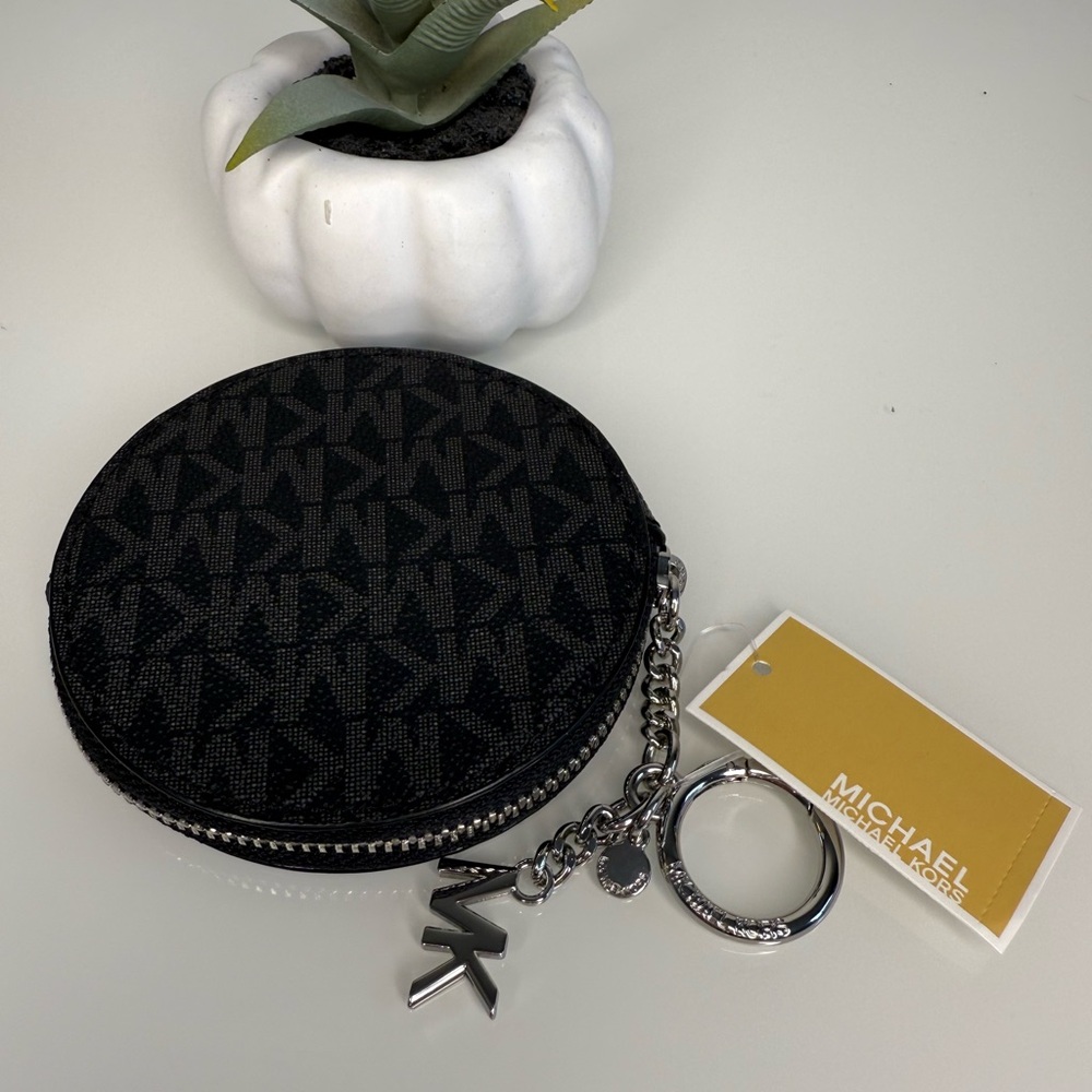Michael Kors Black Circle Coin Pouch With Key Ring - Black - NWT - Picture 2 of 6